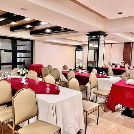Mo2 Westown Hotel San Juan Bacolod Exteriör bild