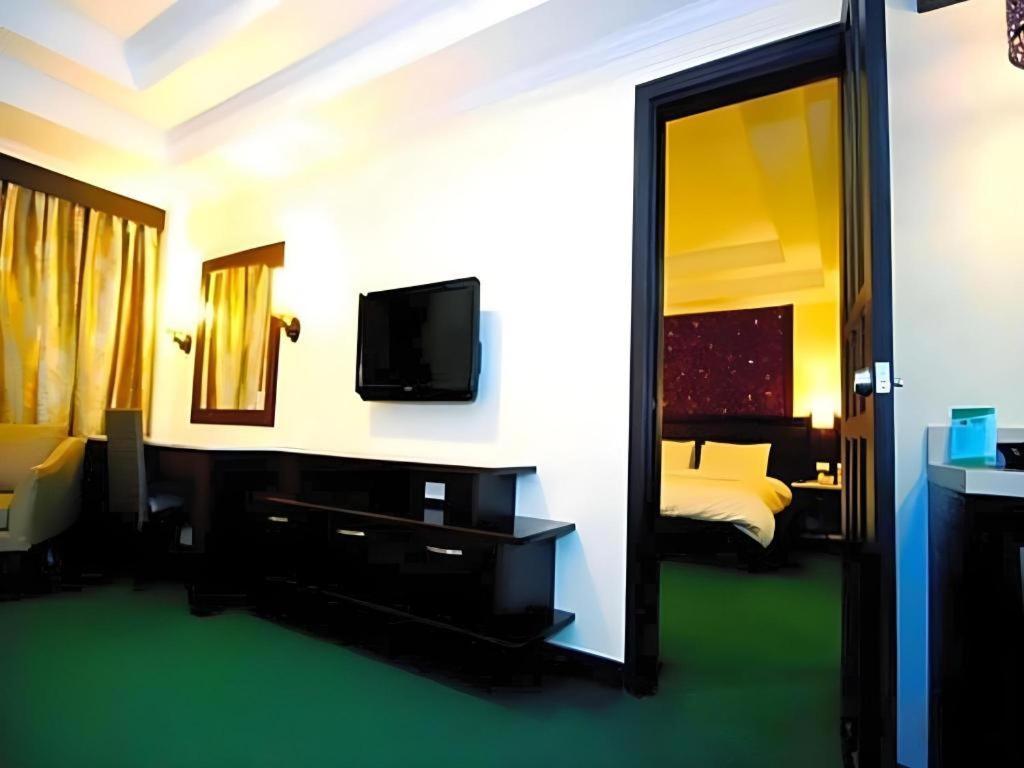 Mo2 Westown Hotel San Juan Bacolod Exteriör bild