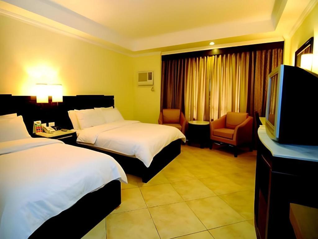 Mo2 Westown Hotel San Juan Bacolod Exteriör bild