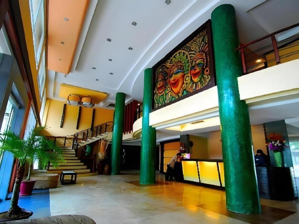 Mo2 Westown Hotel San Juan Bacolod Exteriör bild