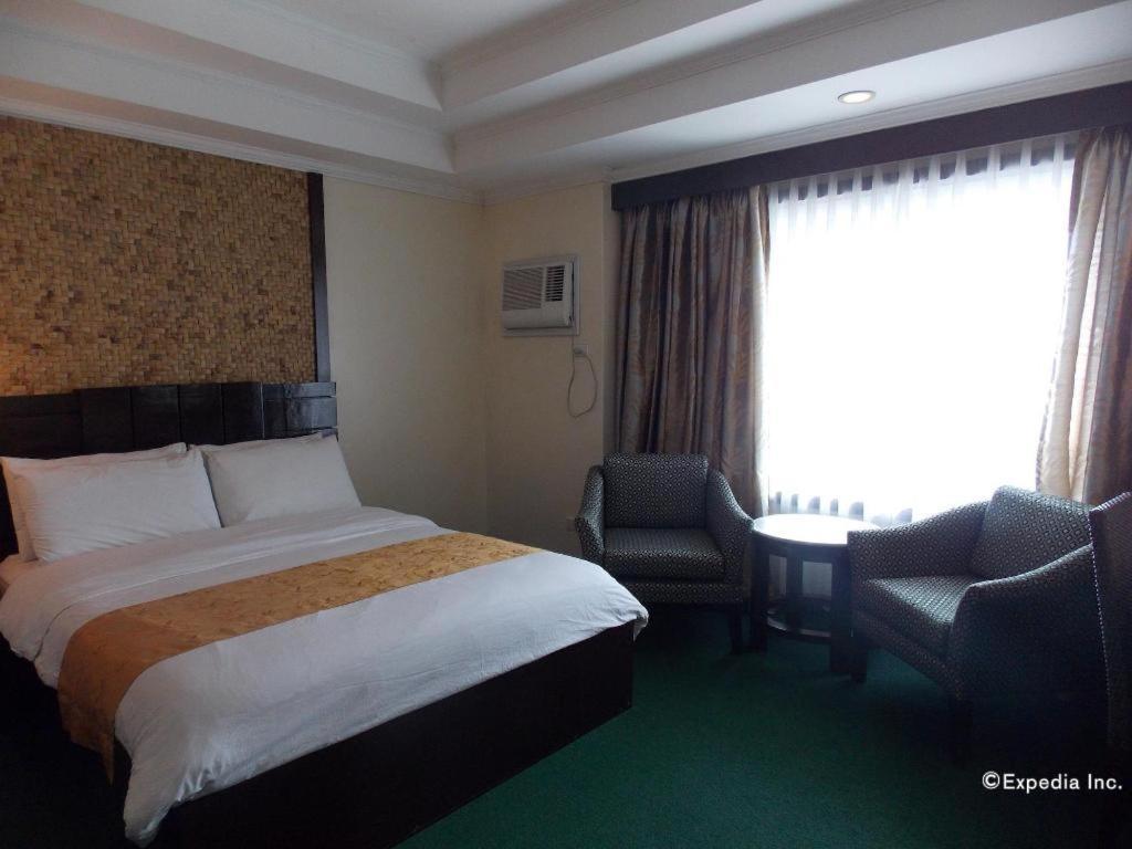 Mo2 Westown Hotel San Juan Bacolod Exteriör bild
