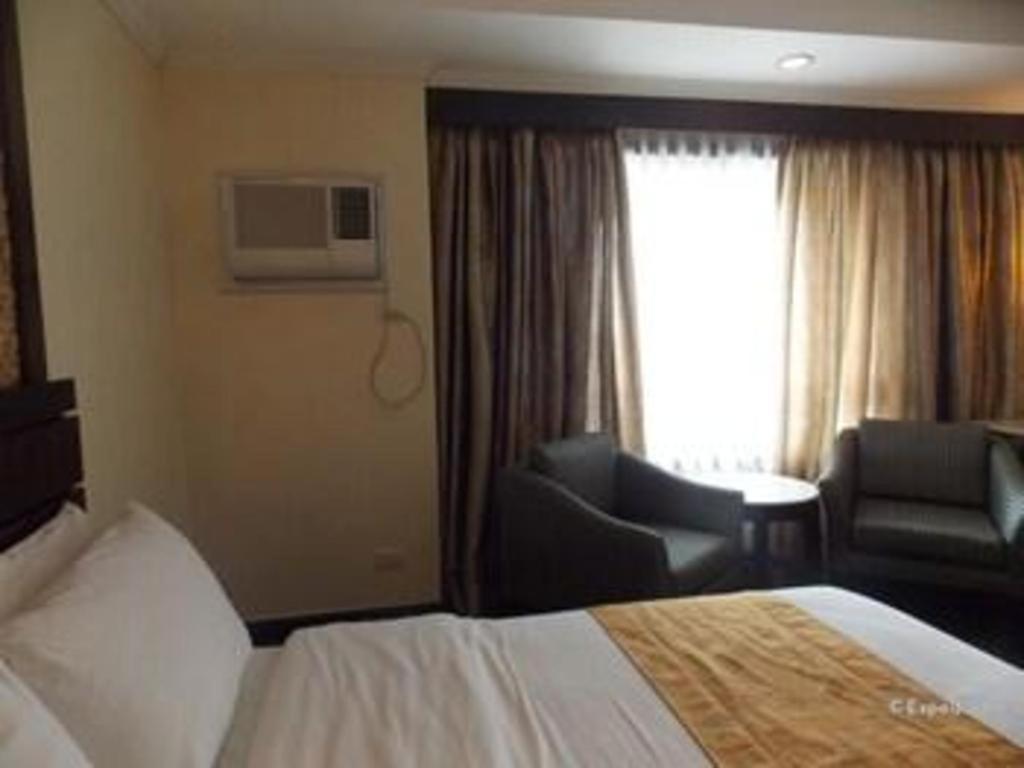 Mo2 Westown Hotel San Juan Bacolod Exteriör bild