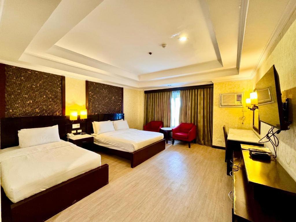 Mo2 Westown Hotel San Juan Bacolod Exteriör bild